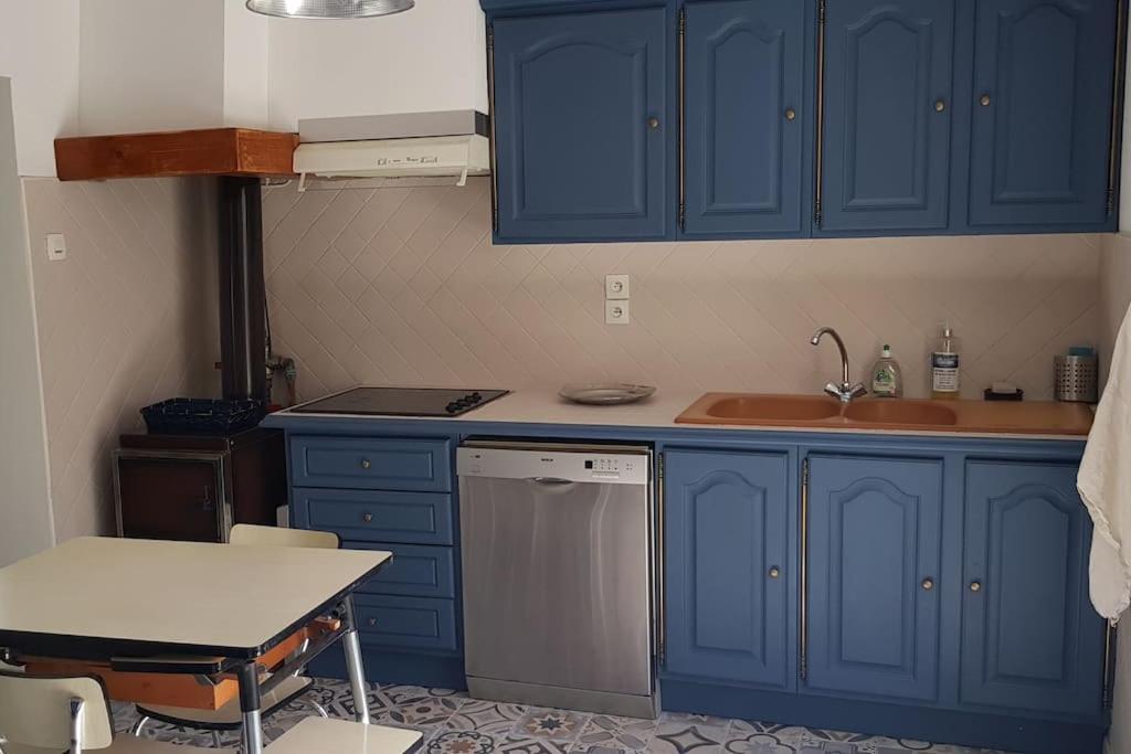 Location Appartement Dans Mas Provencal Monteux Eksteriør billede