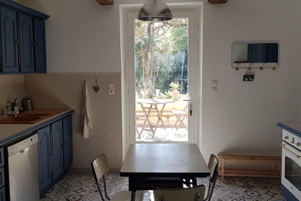 Location Appartement Dans Mas Provencal Monteux Eksteriør billede